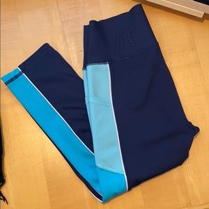 GapFit Crop Leggings in Sculpt Compression